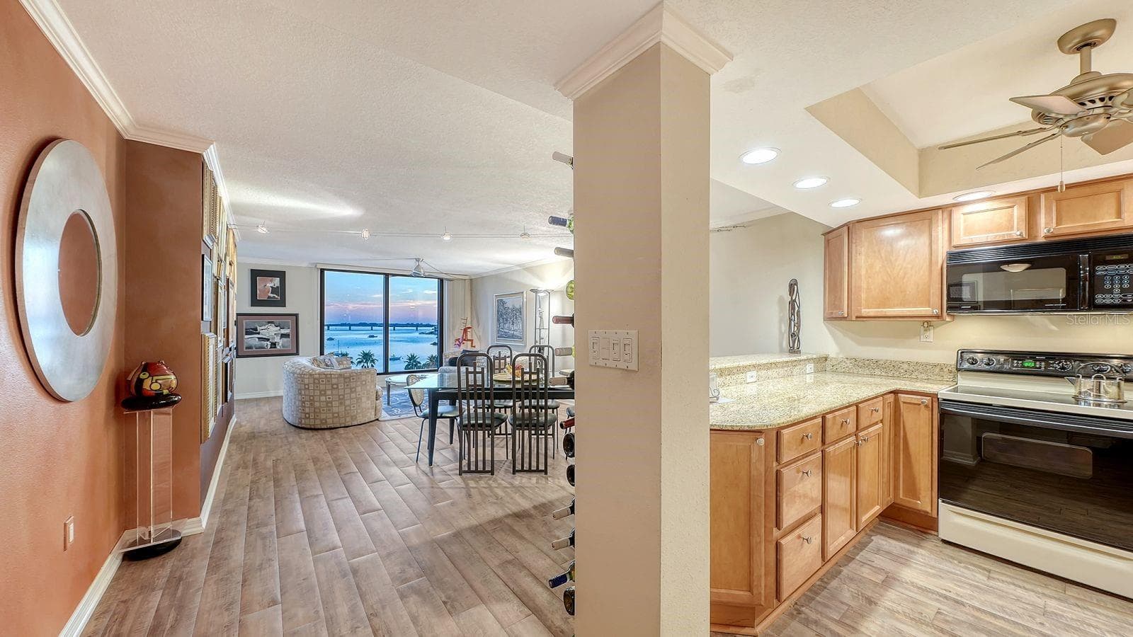 707 S Gulfstream Ave #705 photo 5