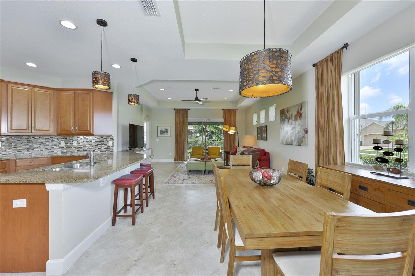 803 Chipper Dr photo 4