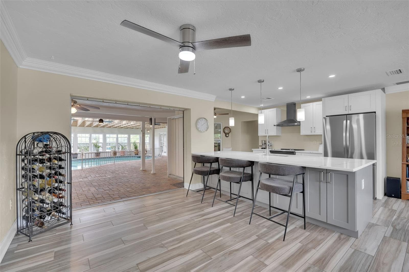 332 Shore Dr photo 4