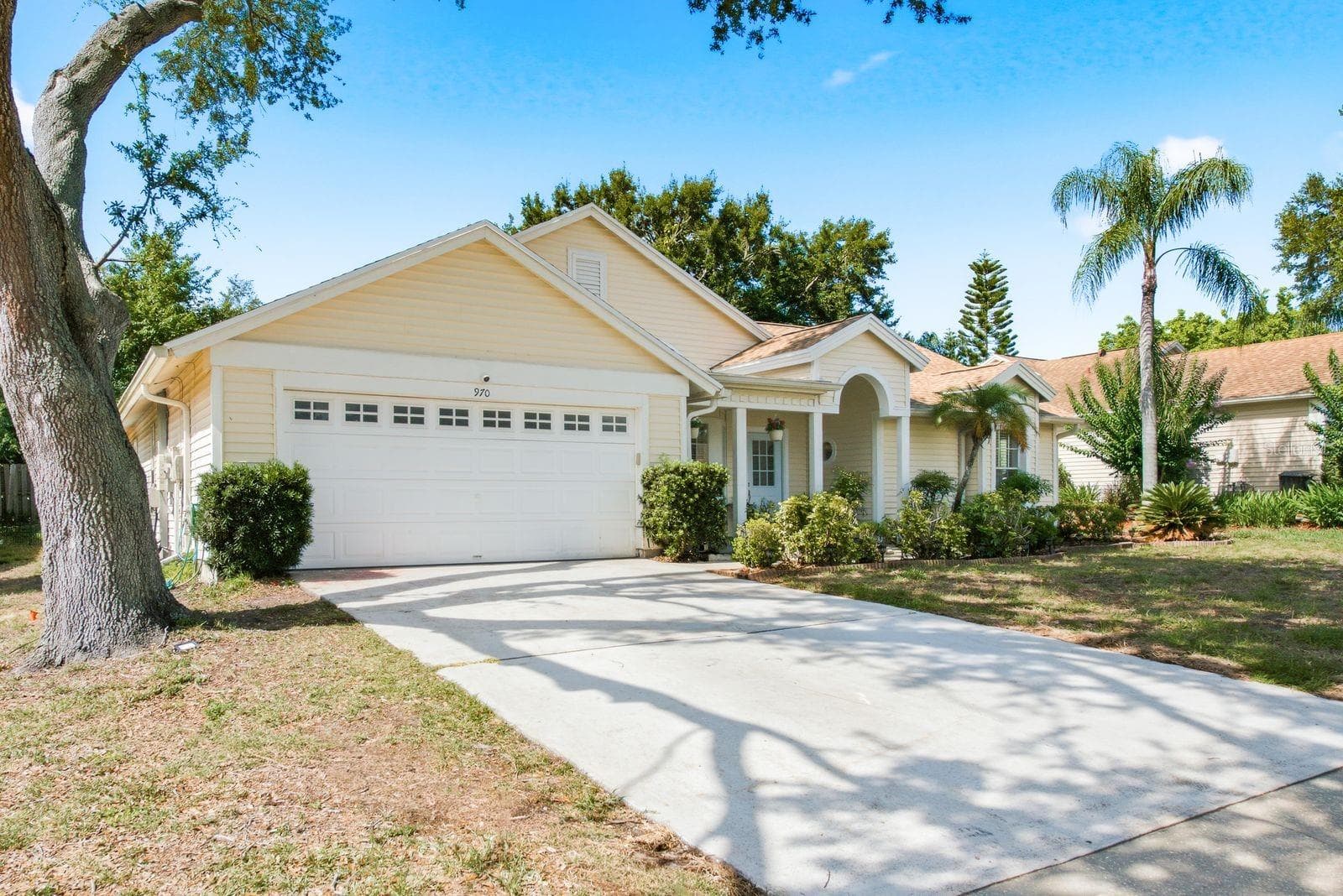 970 Valley View Cir photo 3