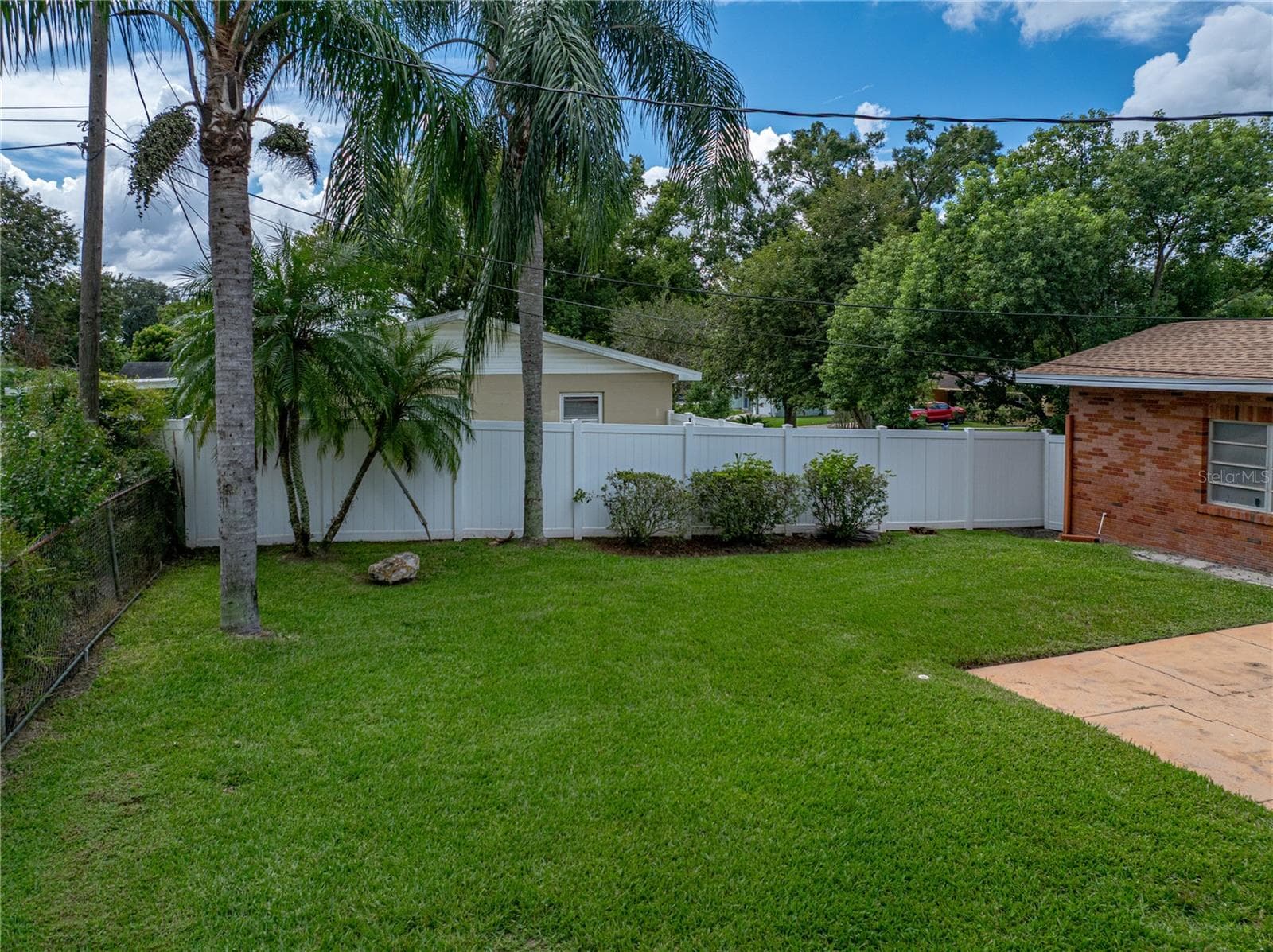 307 Glendale St photo 3