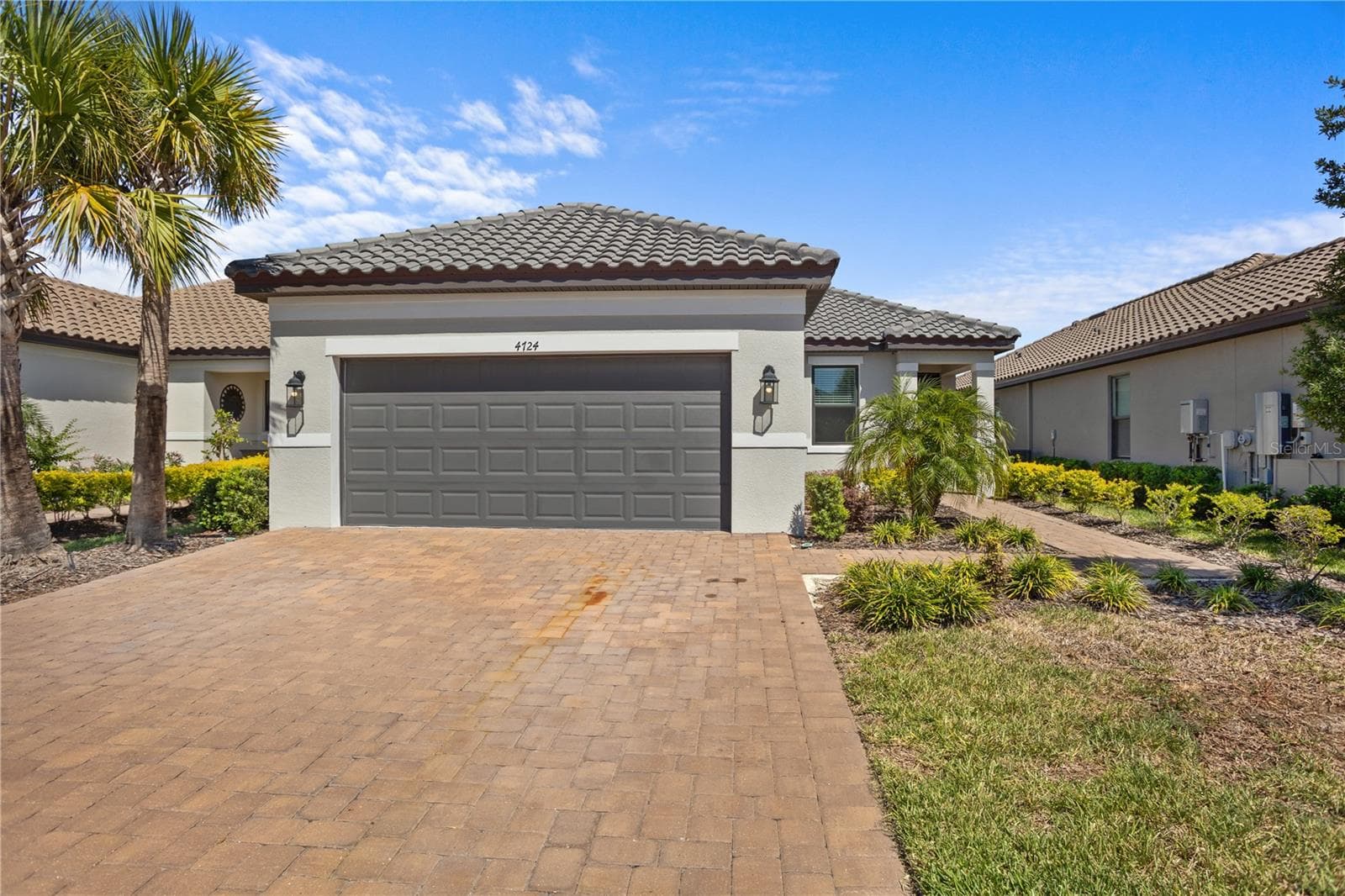 4724 Crestpoint Way photo 3