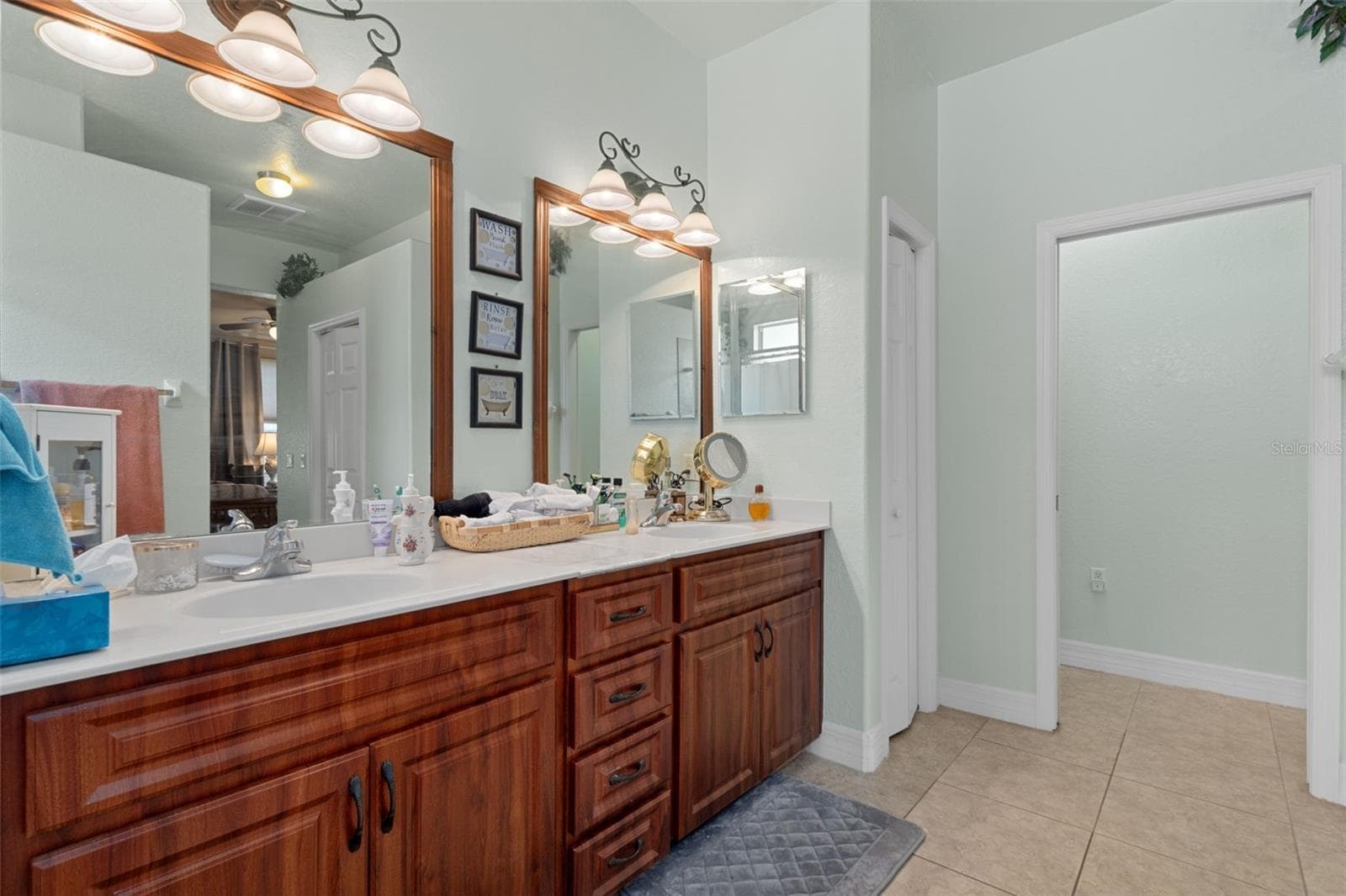 5248 Esplande CT photo 3