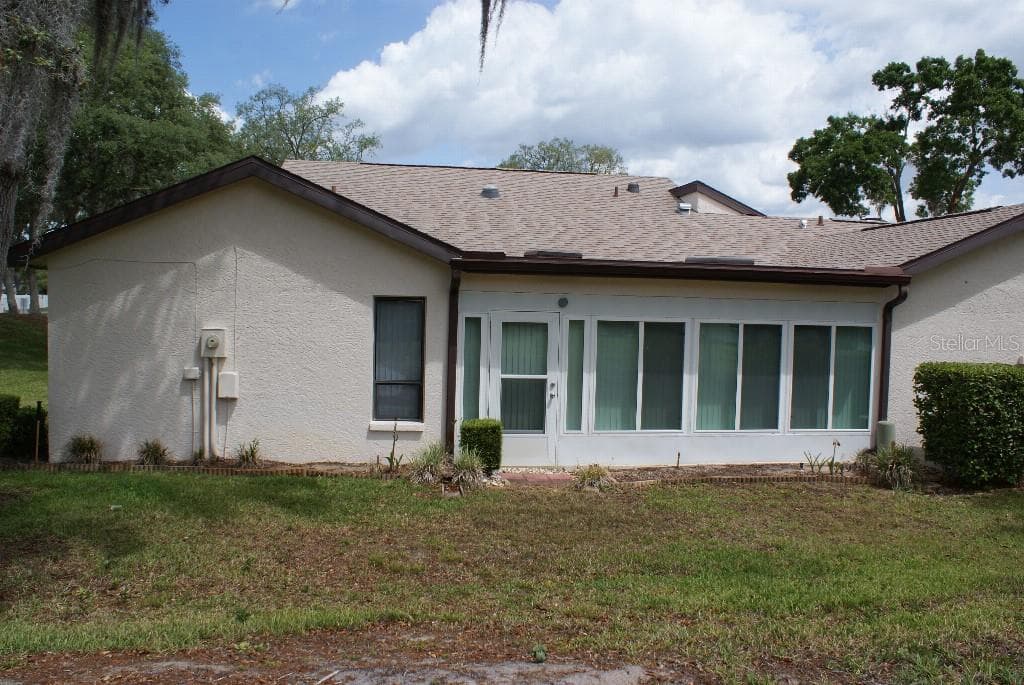 7445 Crestwood Dr photo 4