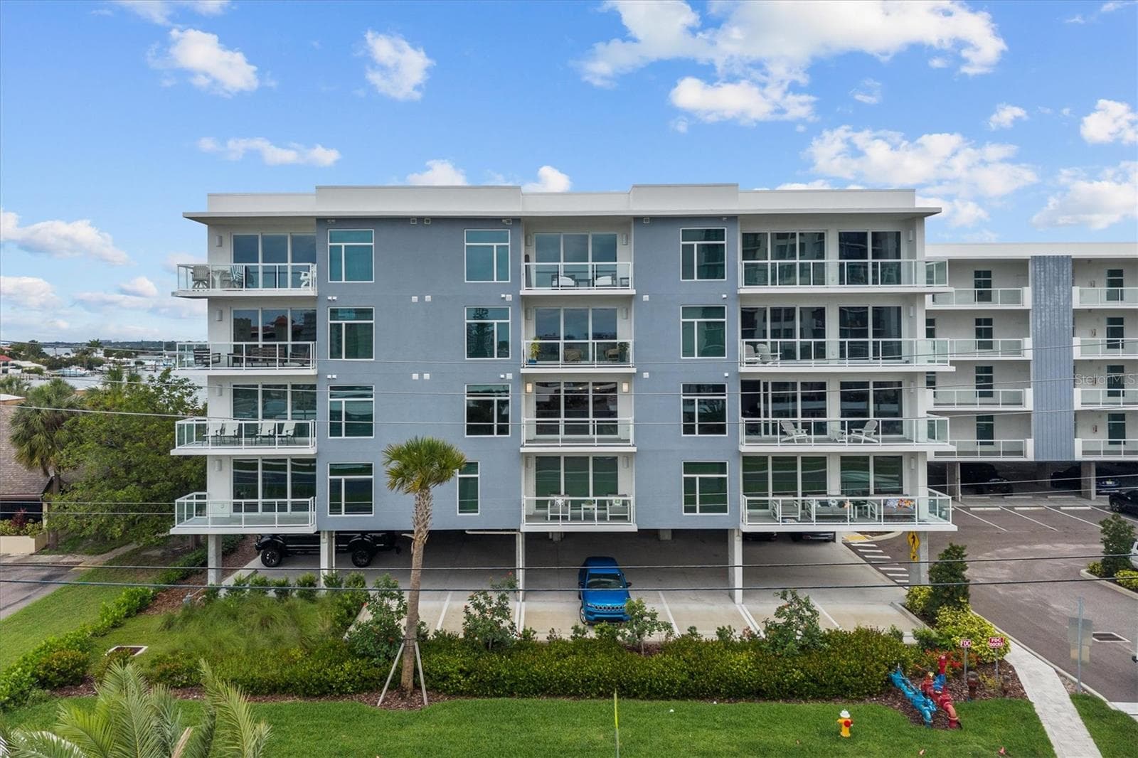 415 Island Way #311 photo 3