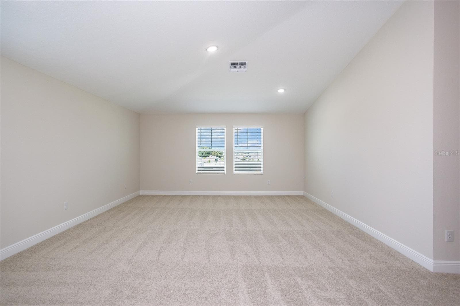 9936 Annunciation Dr photo 4