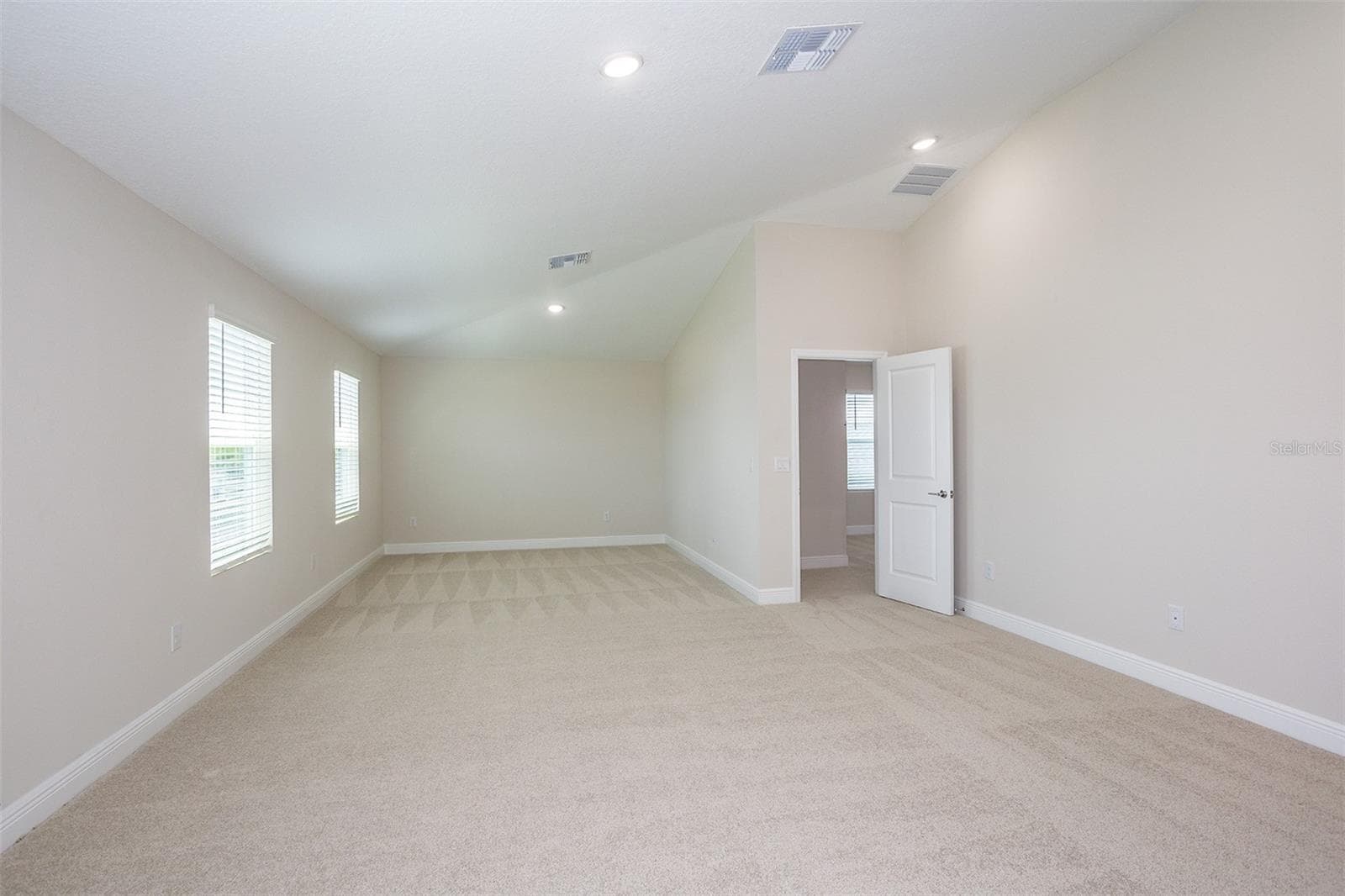 9936 Annunciation Dr photo 5