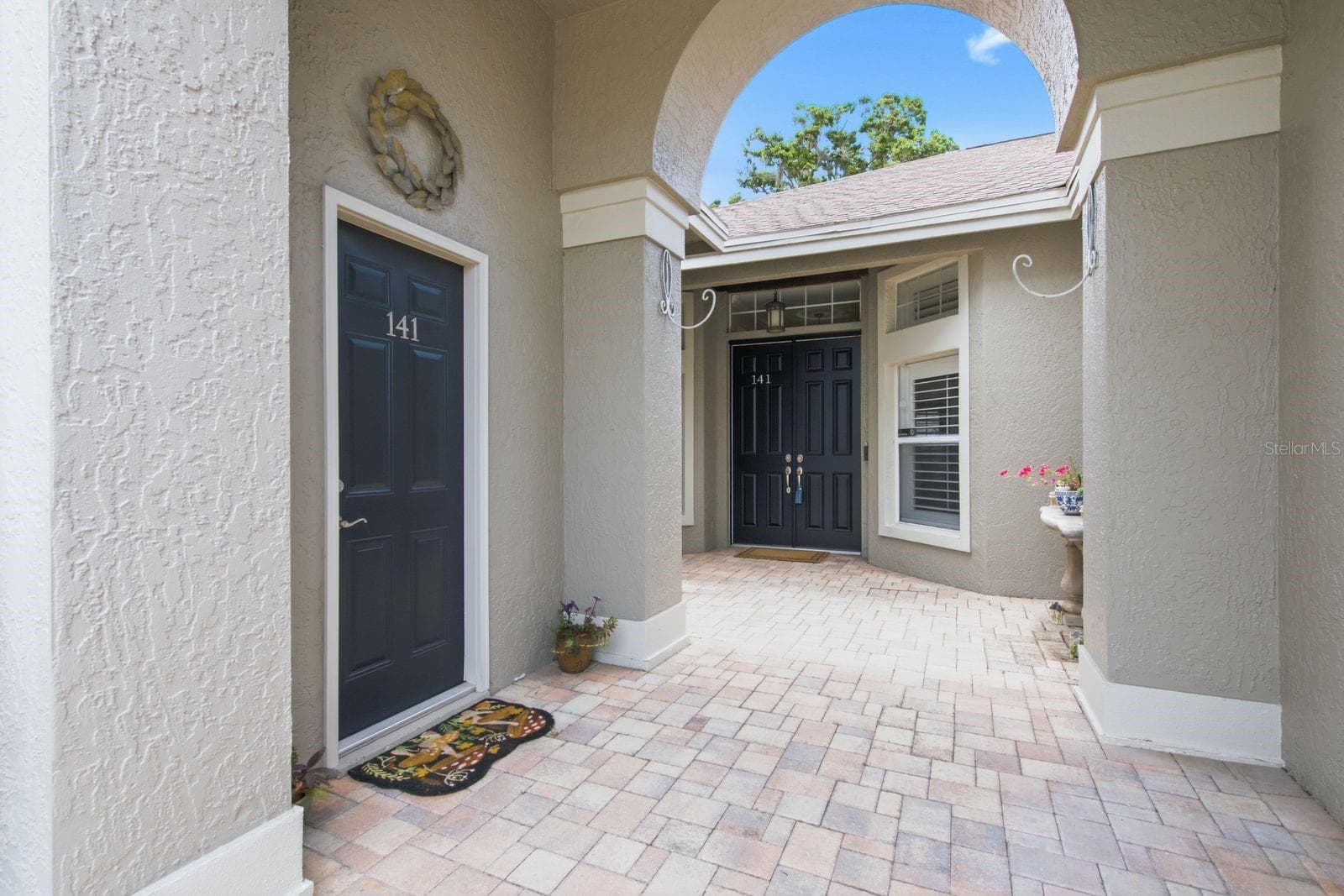 141 Old Oak Cir photo 3