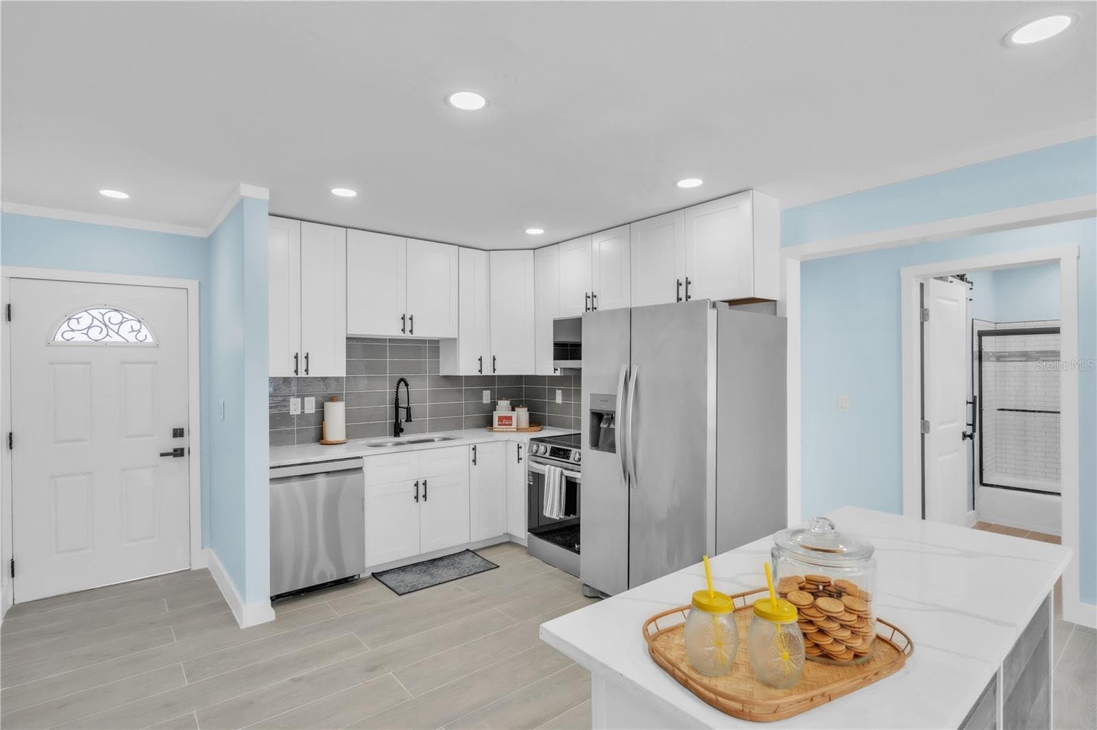 445 63rd St photo 4