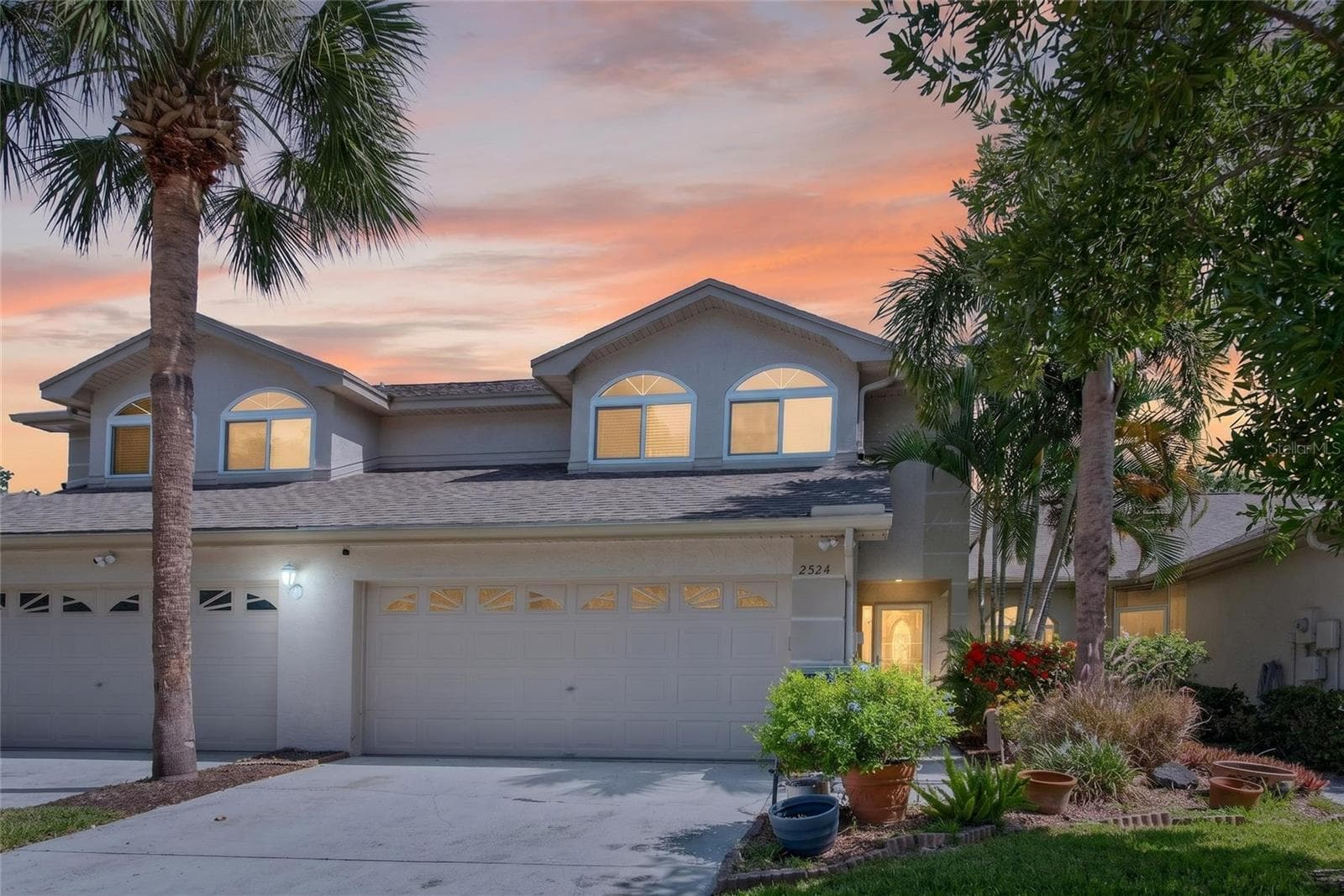 2524 W Brook Ln photo 3