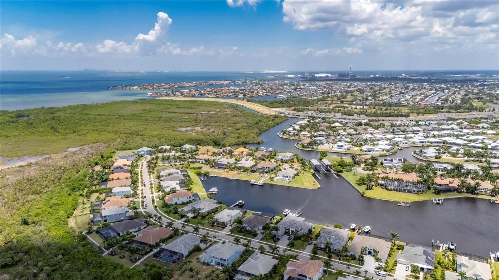 825 Manns Harbor Dr photo 3