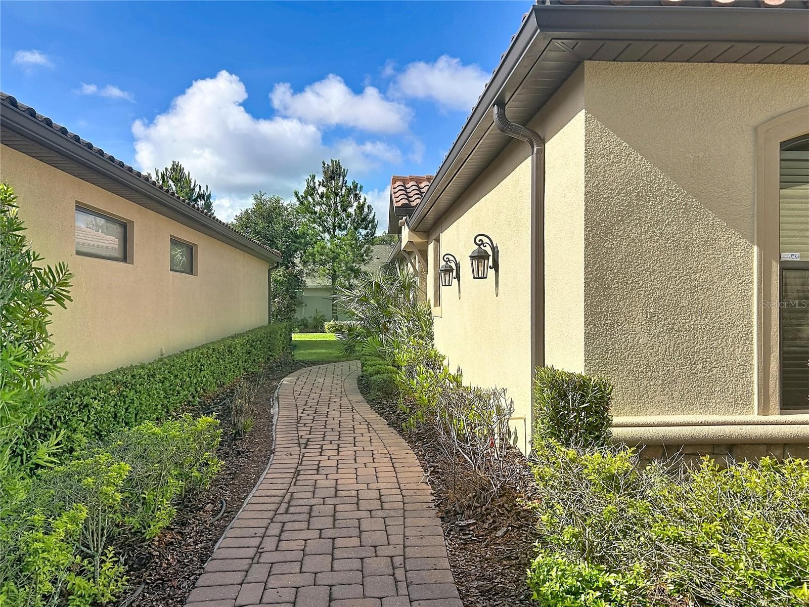 8335 Alberata Vista Dr photo 4