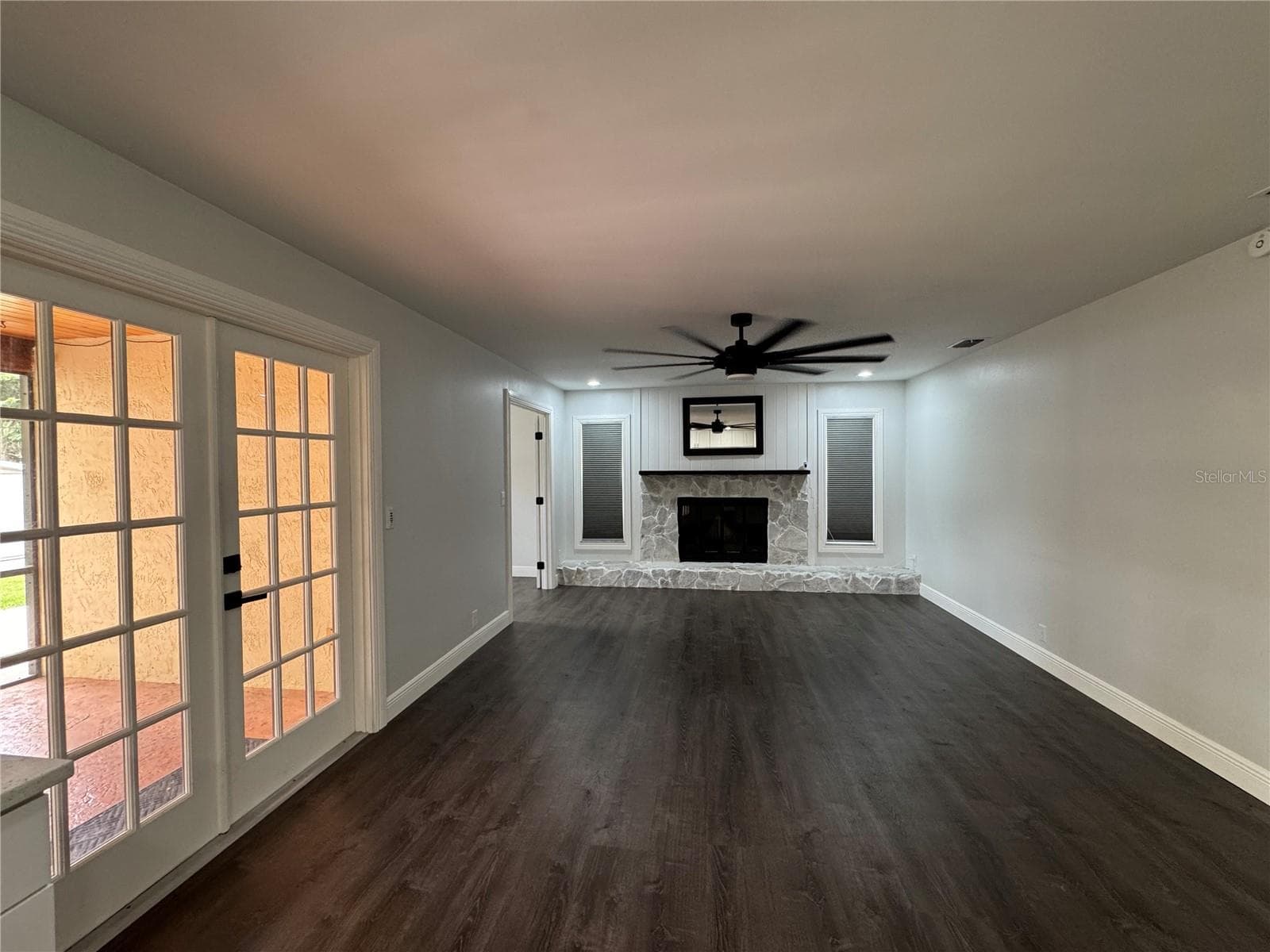 1809 Stella CT N photo 5