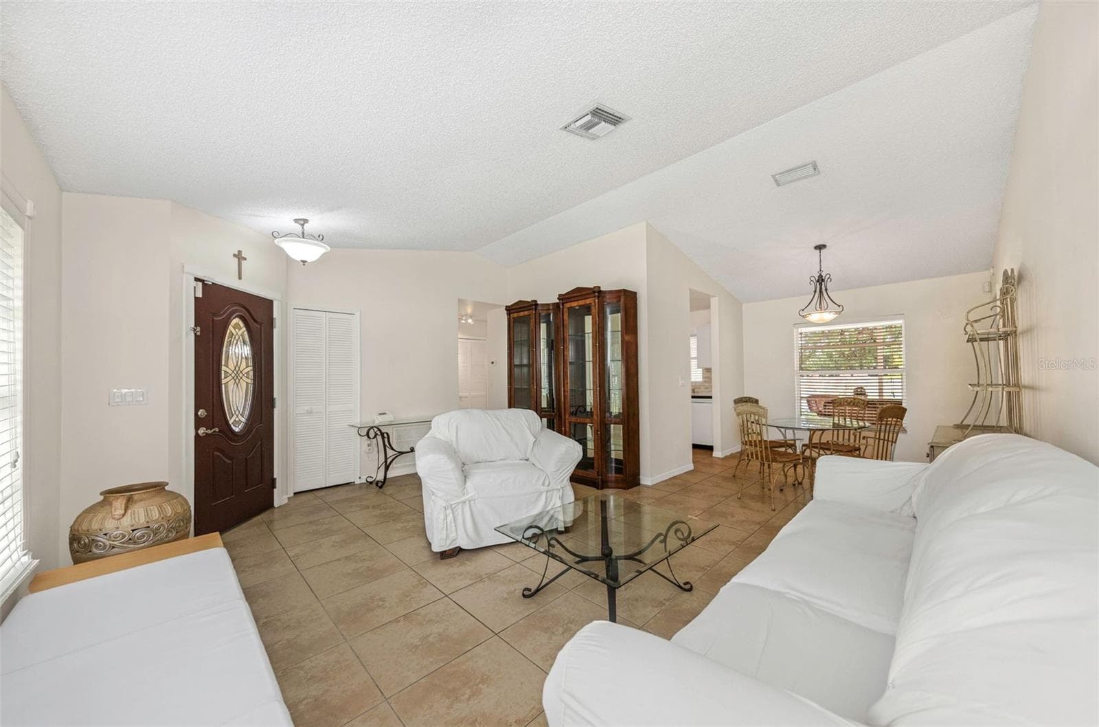 2437 Hawk Ave photo 4