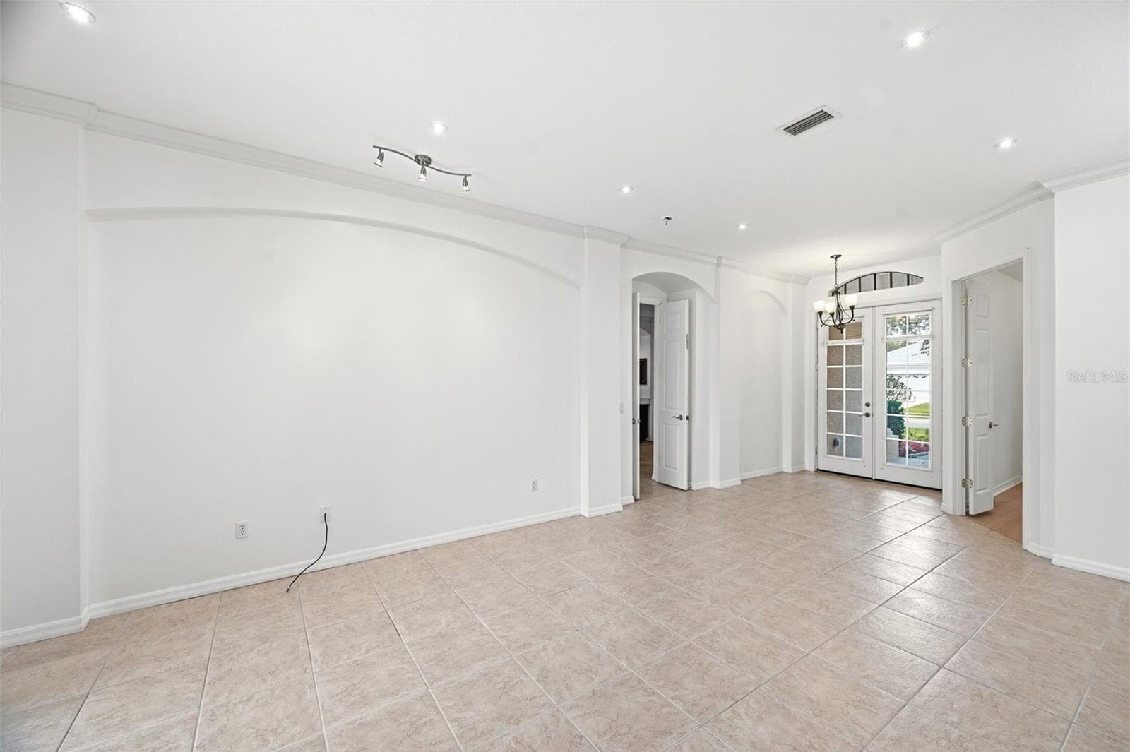 6611 Chickadee Ln photo 5