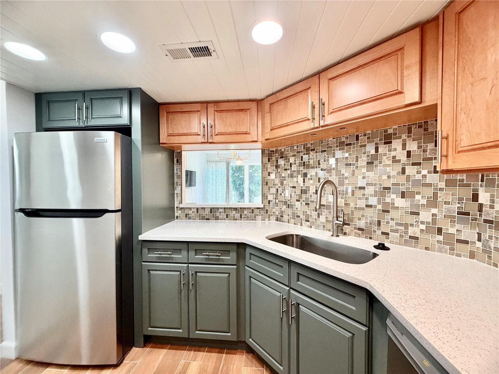 7400 Sun Island Dr S #111 photo 5