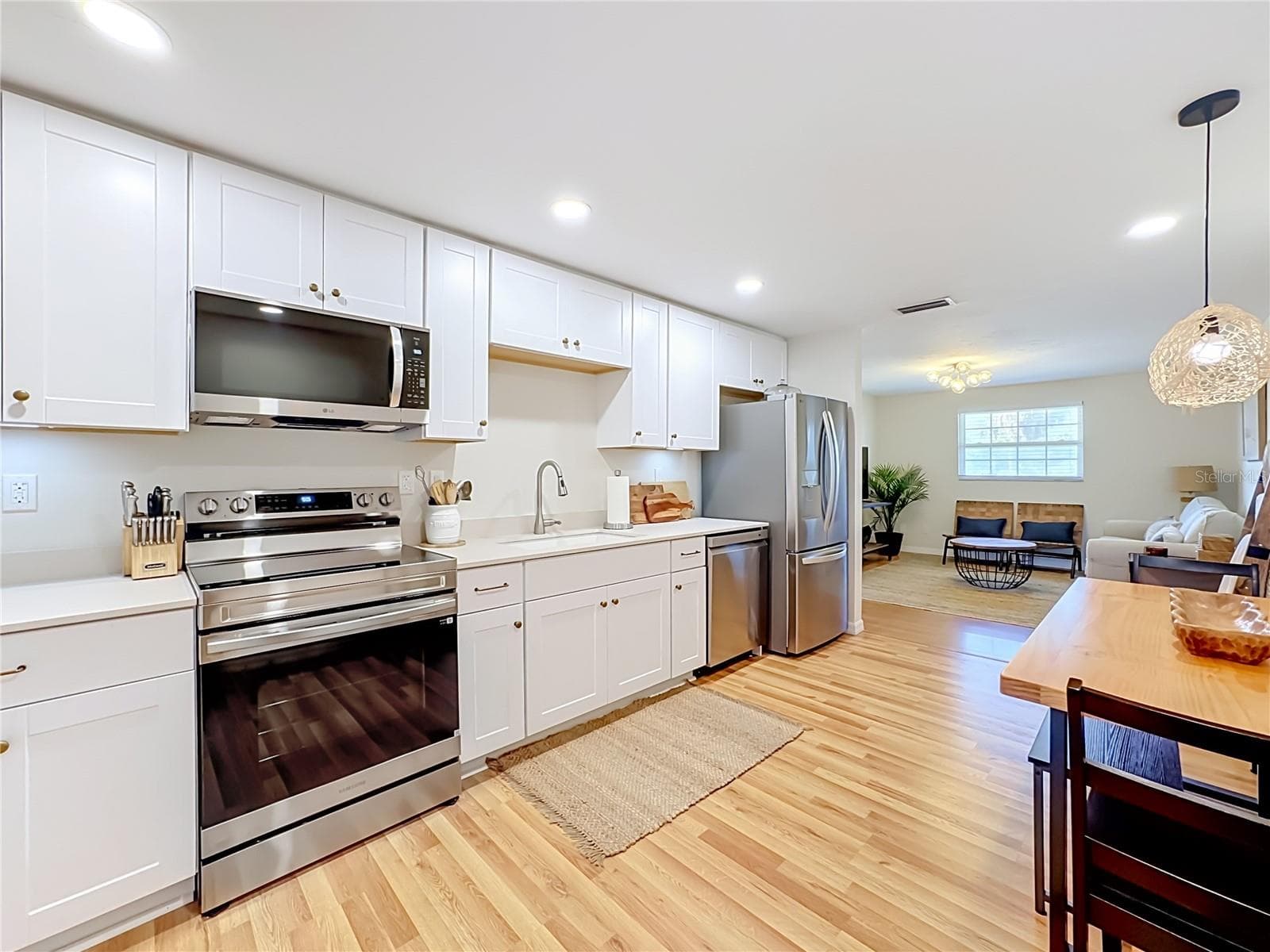 202 Peacock Ln #B photo 2