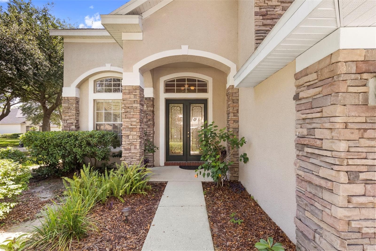 17823 Arbor Creek Dr photo 2