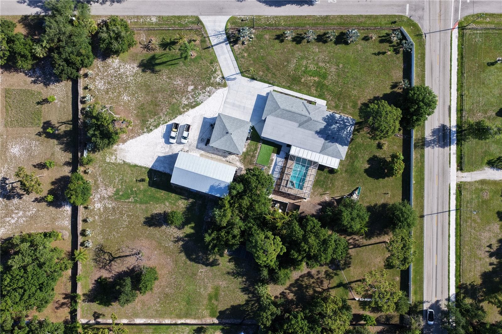 2746 53rd St photo 4