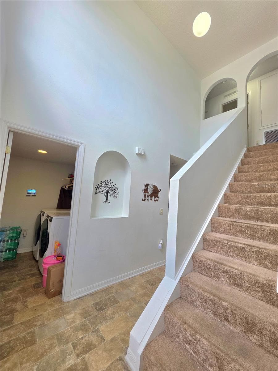 9055 Pemberton St photo 3