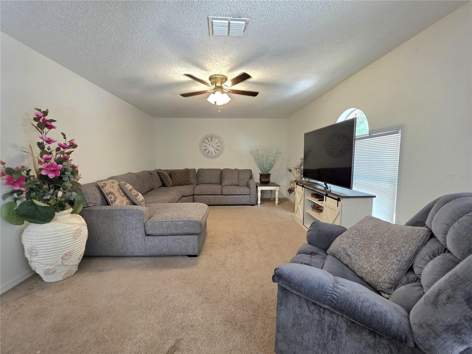 9055 Pemberton St photo 5