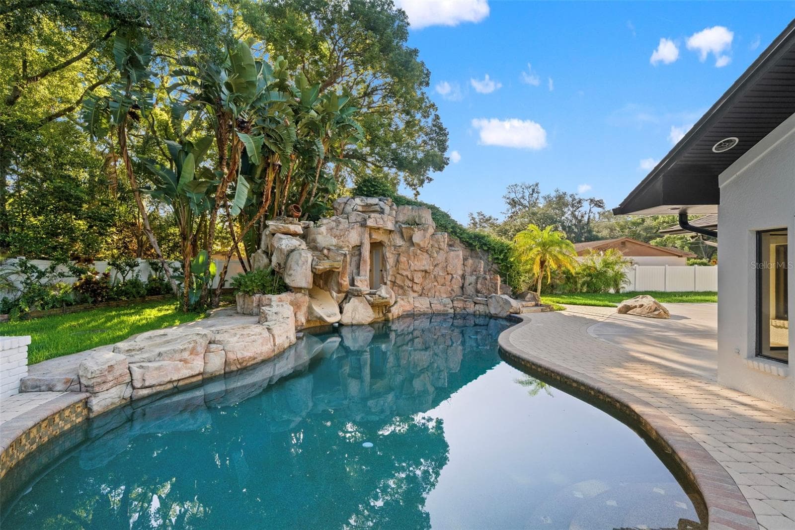 2521 Lake Ellen Dr photo 3
