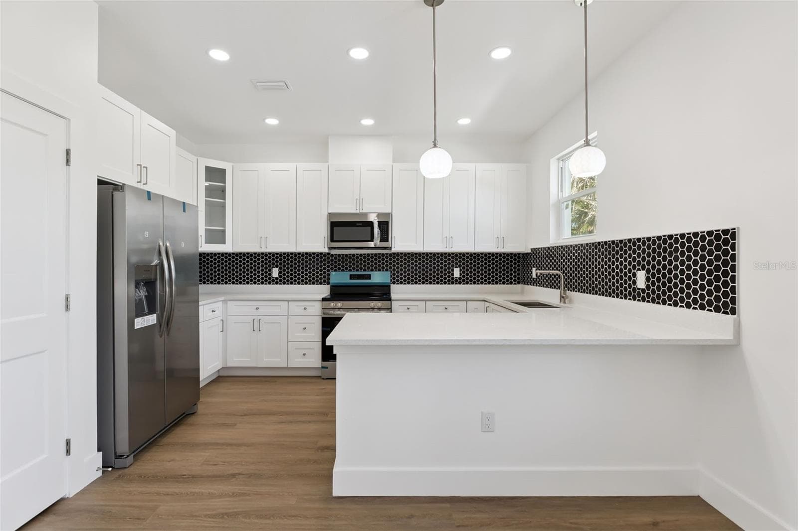 2713 San Luis Rd photo 3