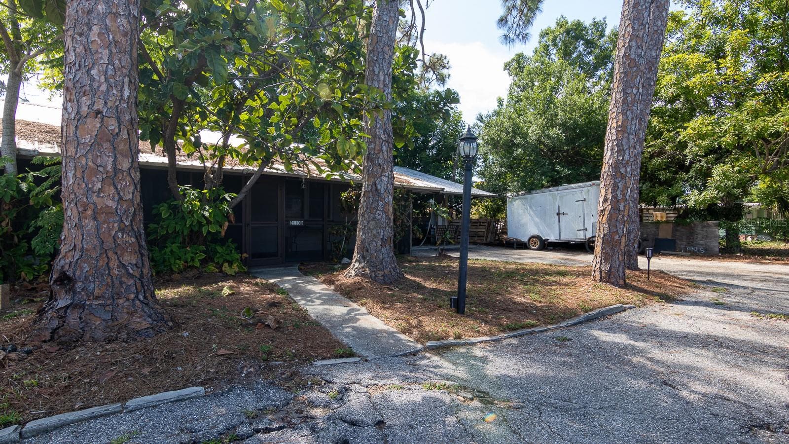 2110 Palm Ter photo 3