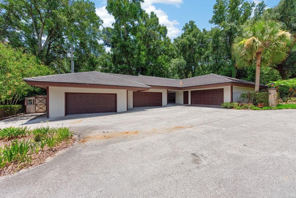 1007 Lakewood Dr photo 3