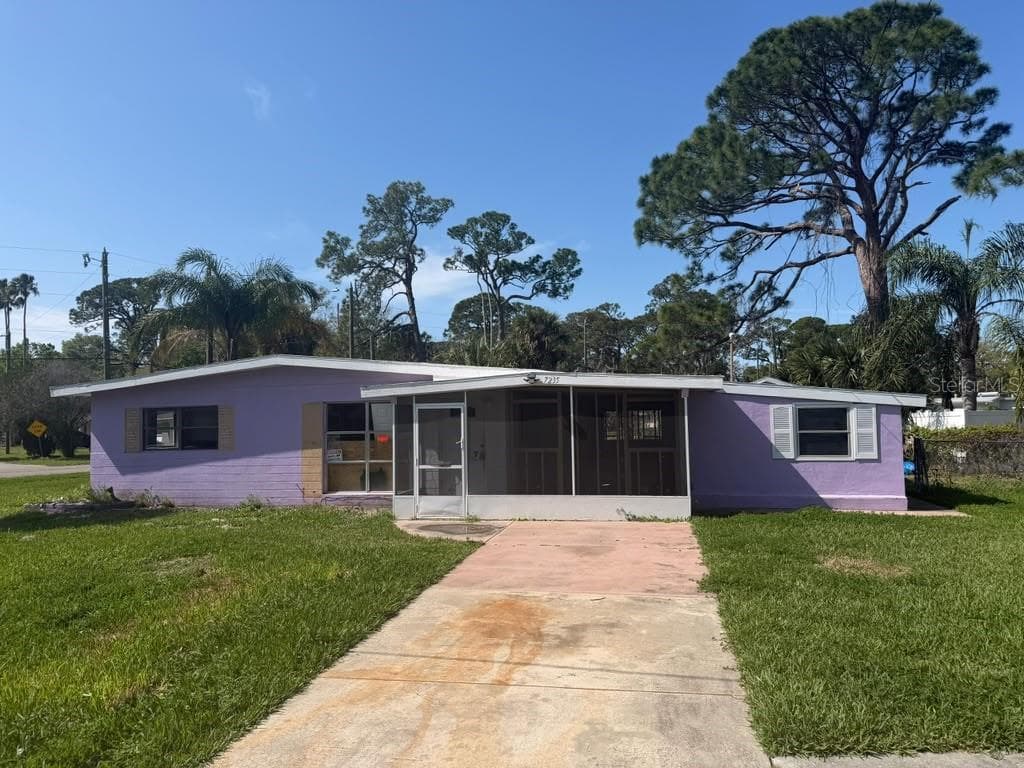 7235 Royal Palm Dr photo 2