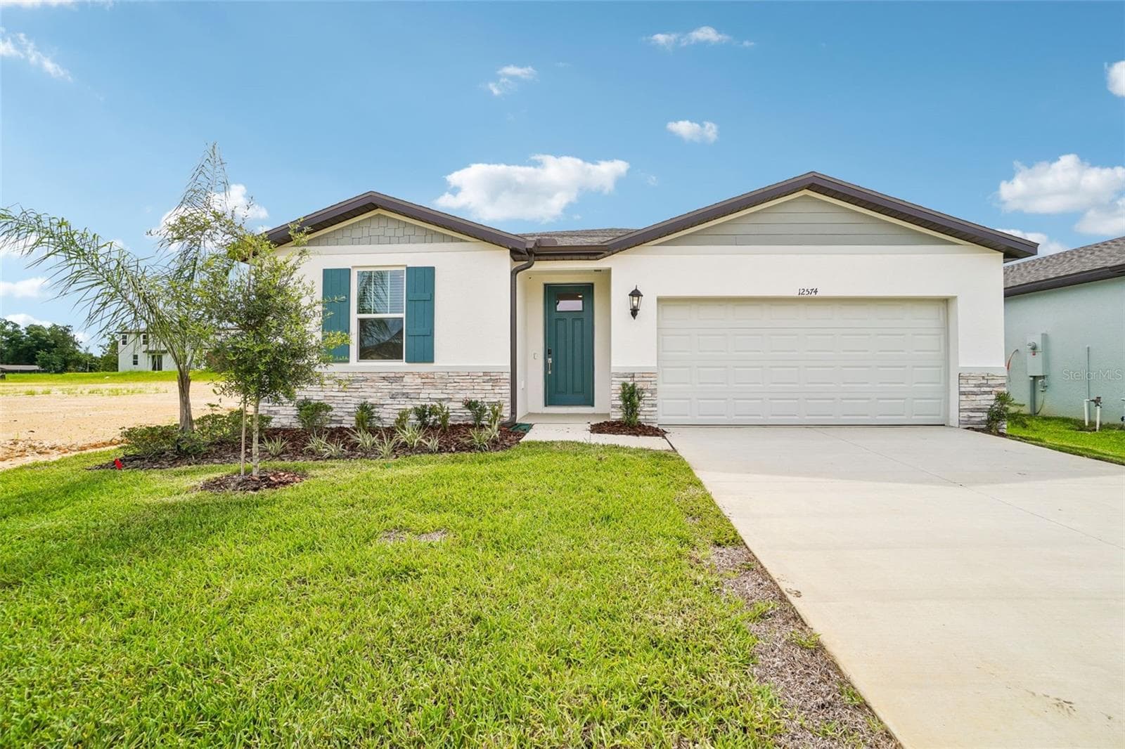 12574 Hourglass Way photo 2