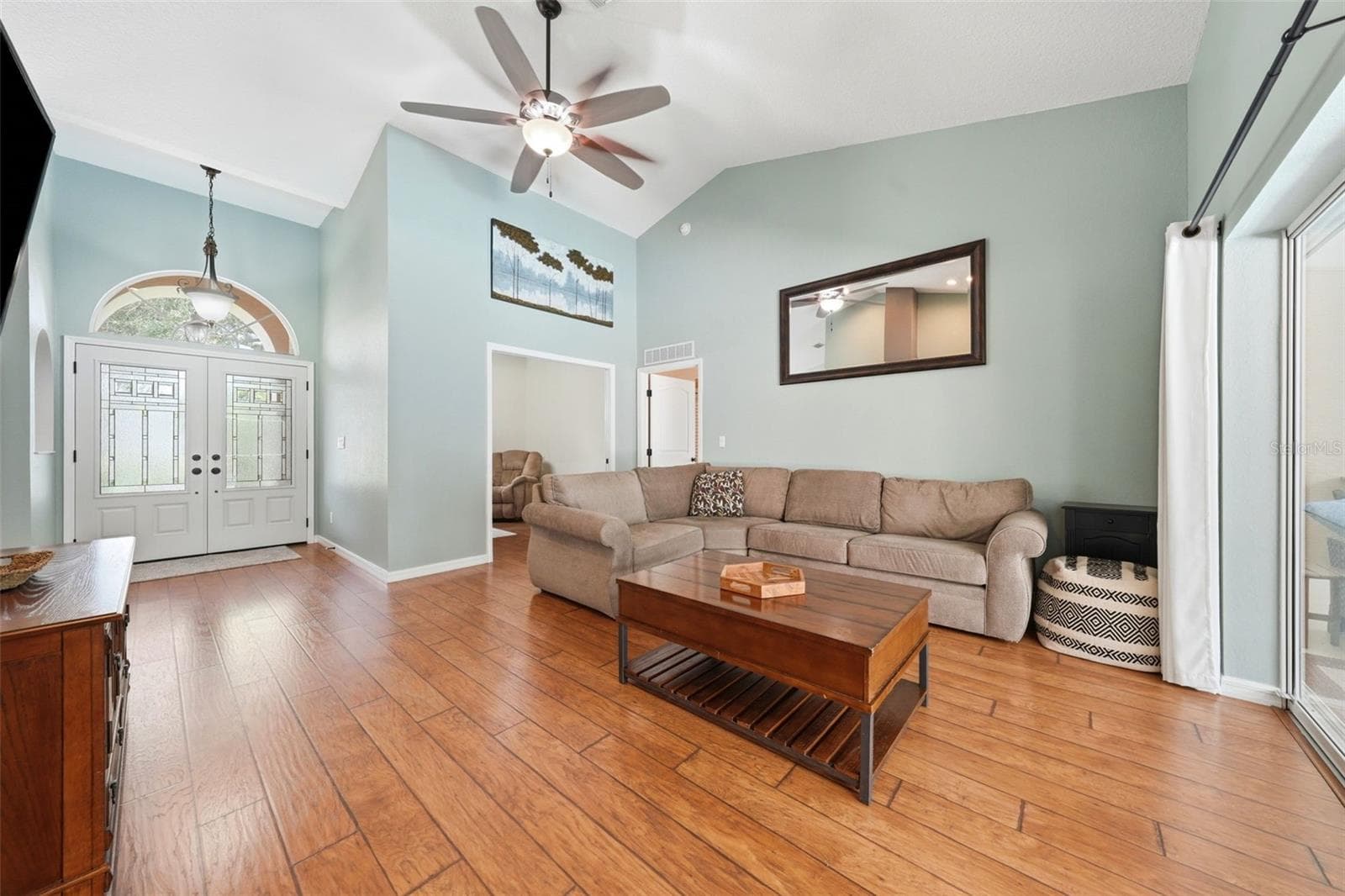 11109 Golden Eagle Ave photo 5