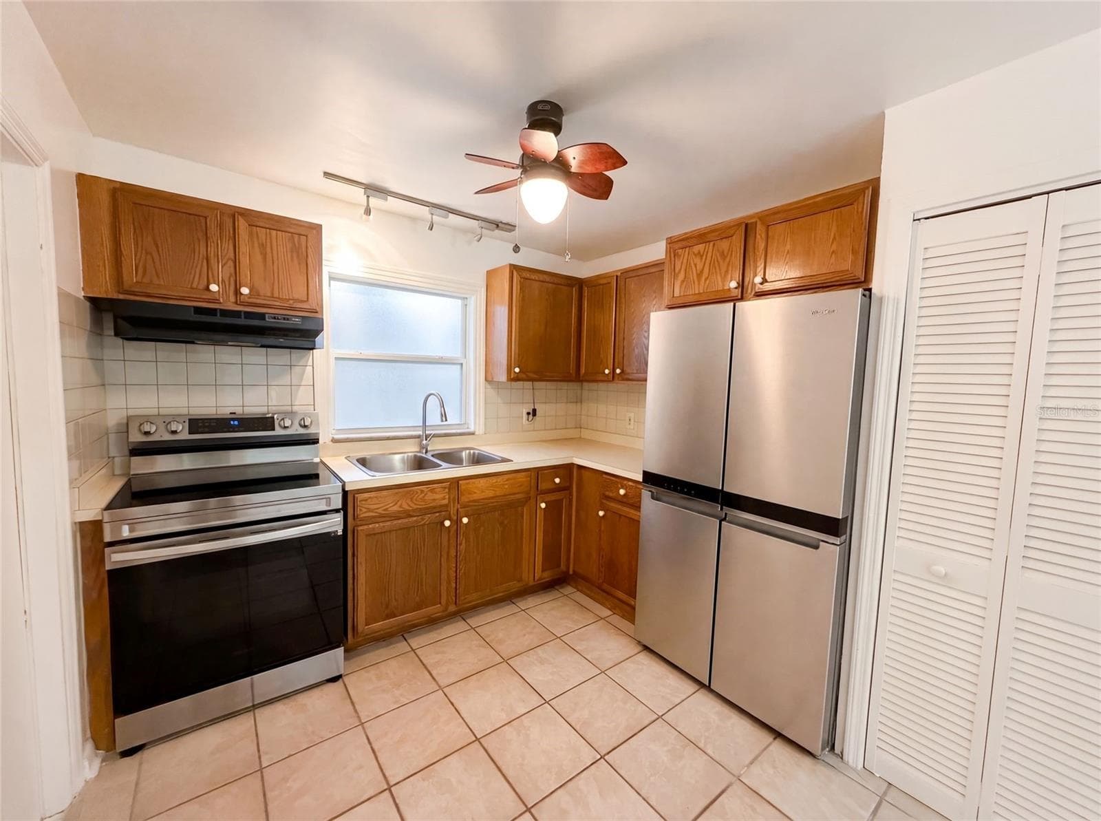 626 S 67th St photo 3