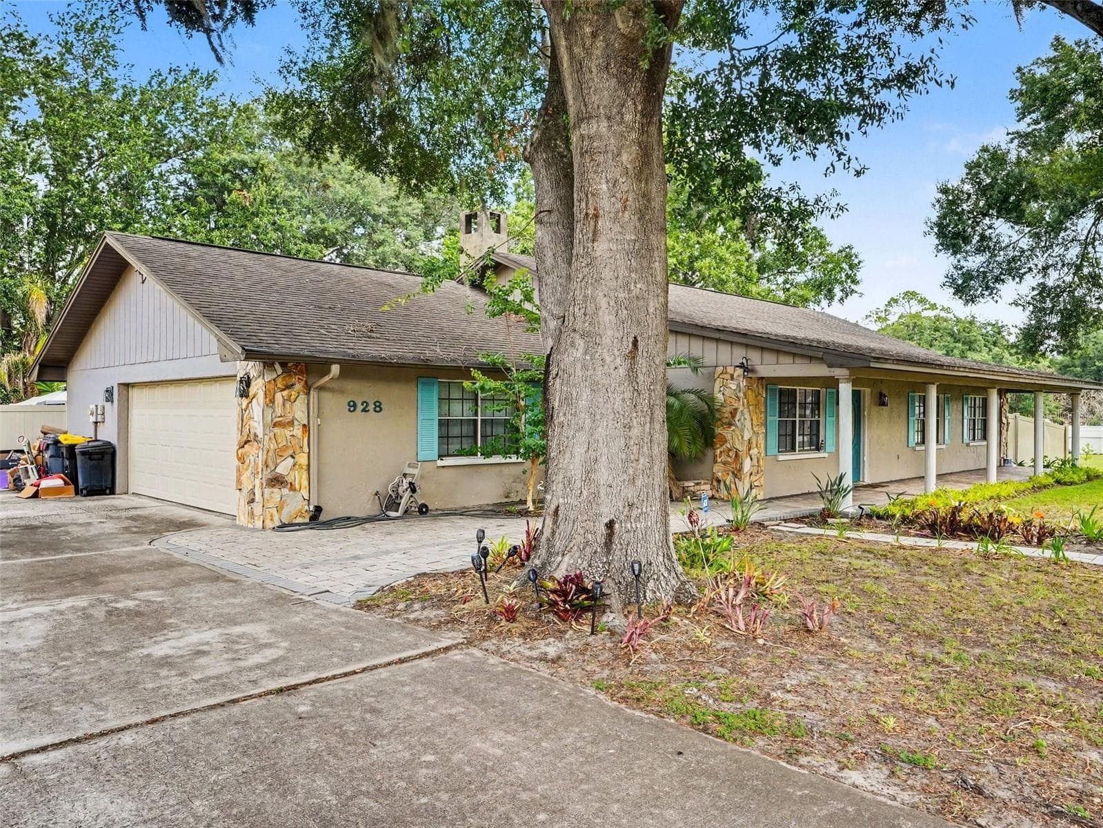 928 Timbergreen Dr photo 2
