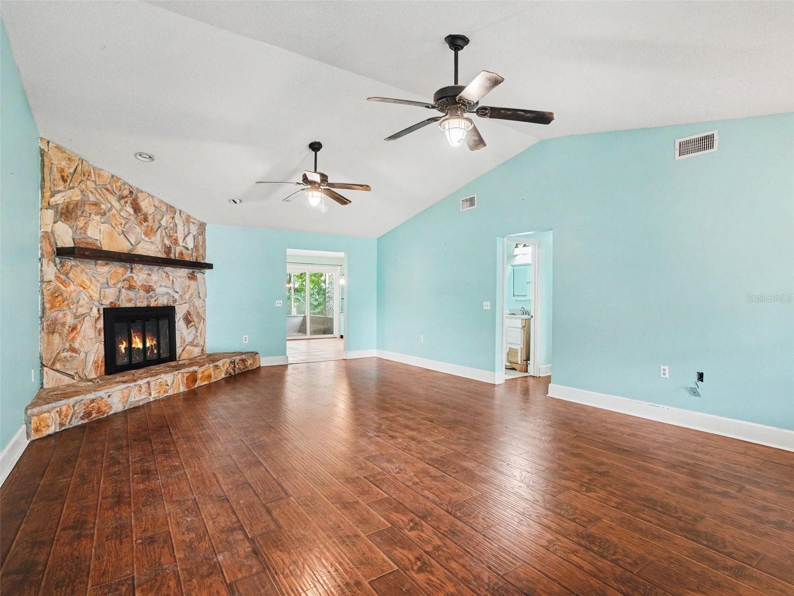 928 Timbergreen Dr photo 4