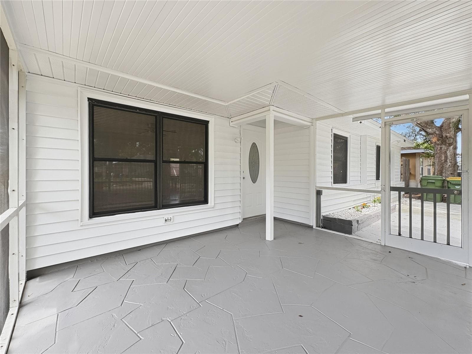 2847 Oak St photo 2