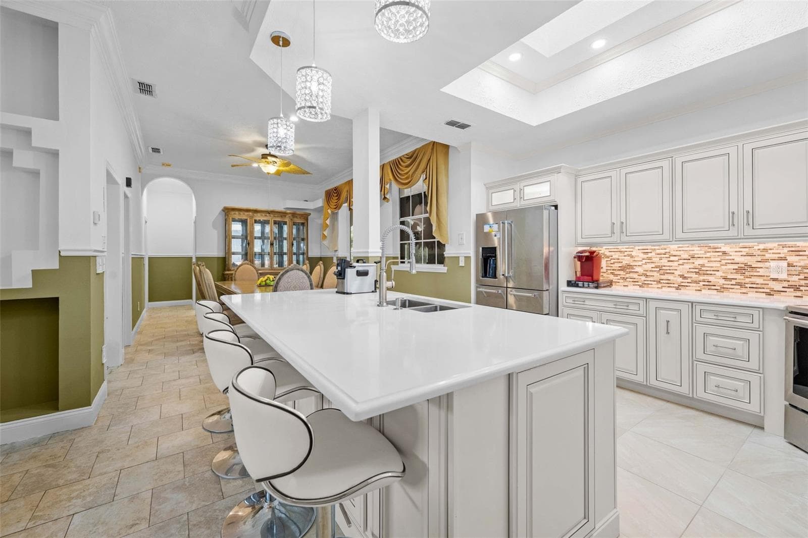 7393 Royal Oak Dr photo 3
