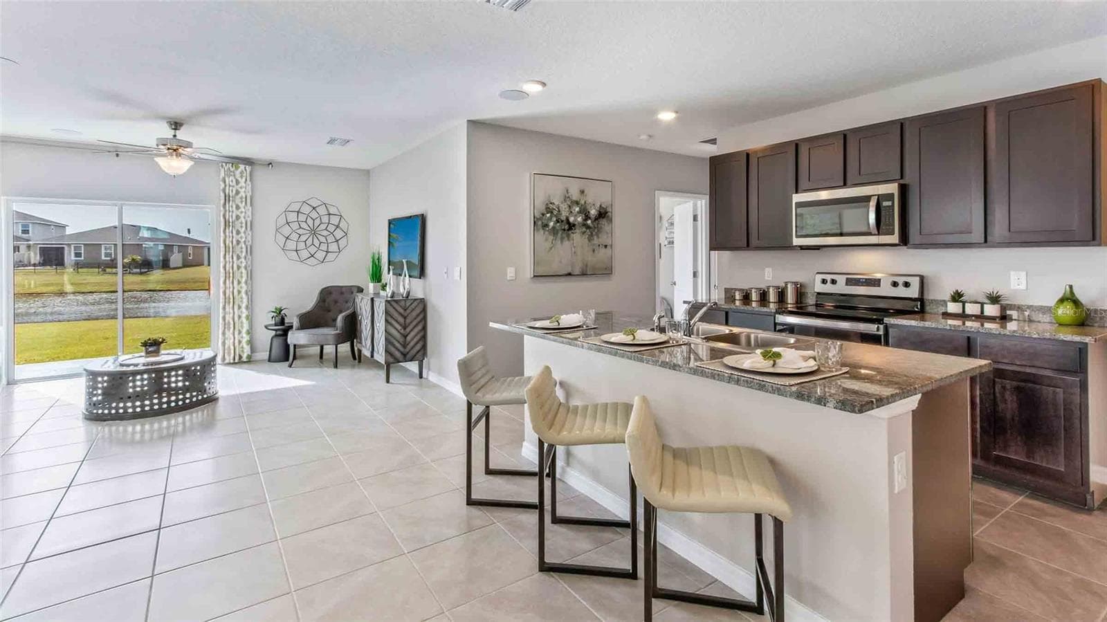 2422 Bender Dr photo 3