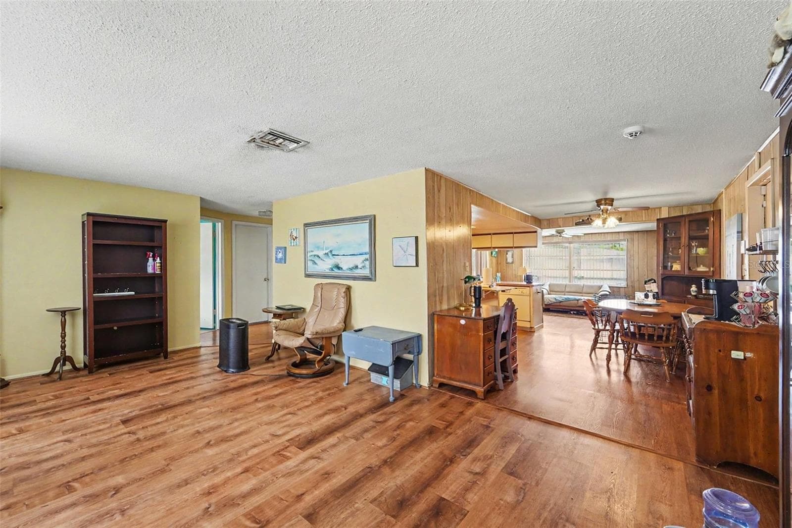 7015 Moravian Dr photo 3