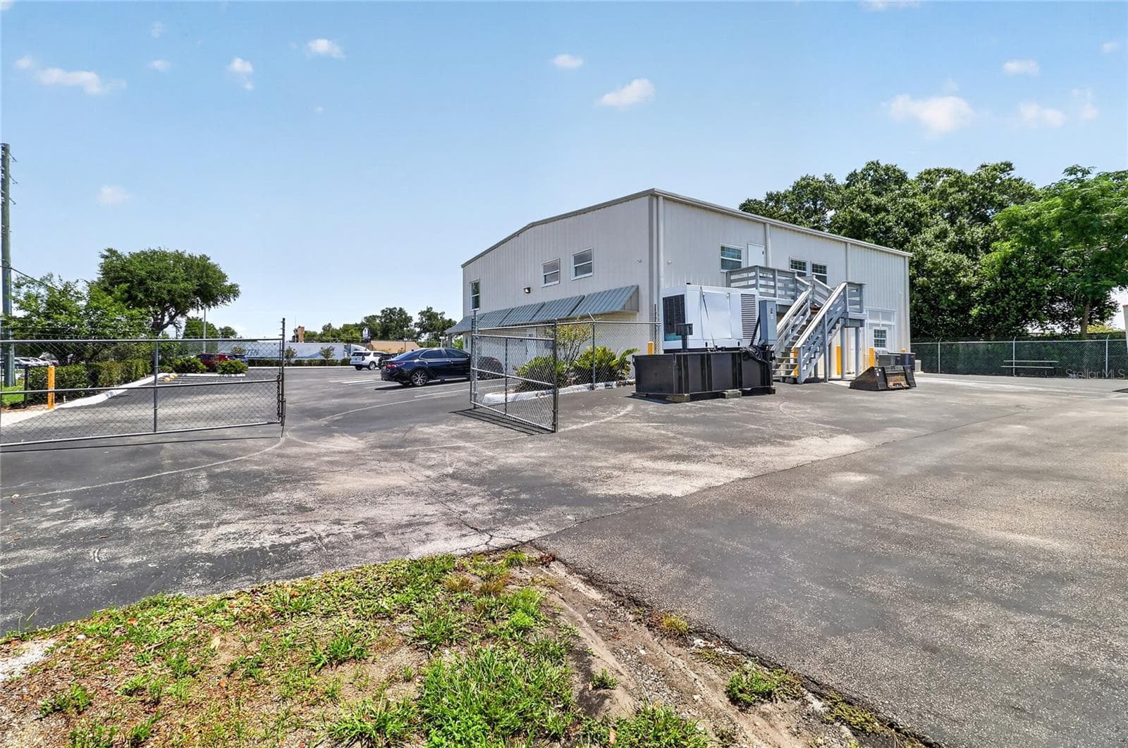 513 Ariana Ave photo 3