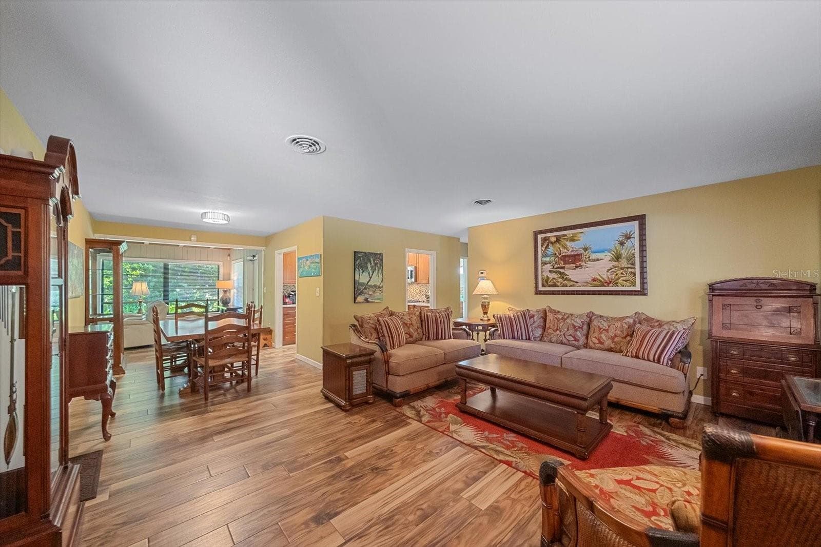 2462 Clematis St photo 5