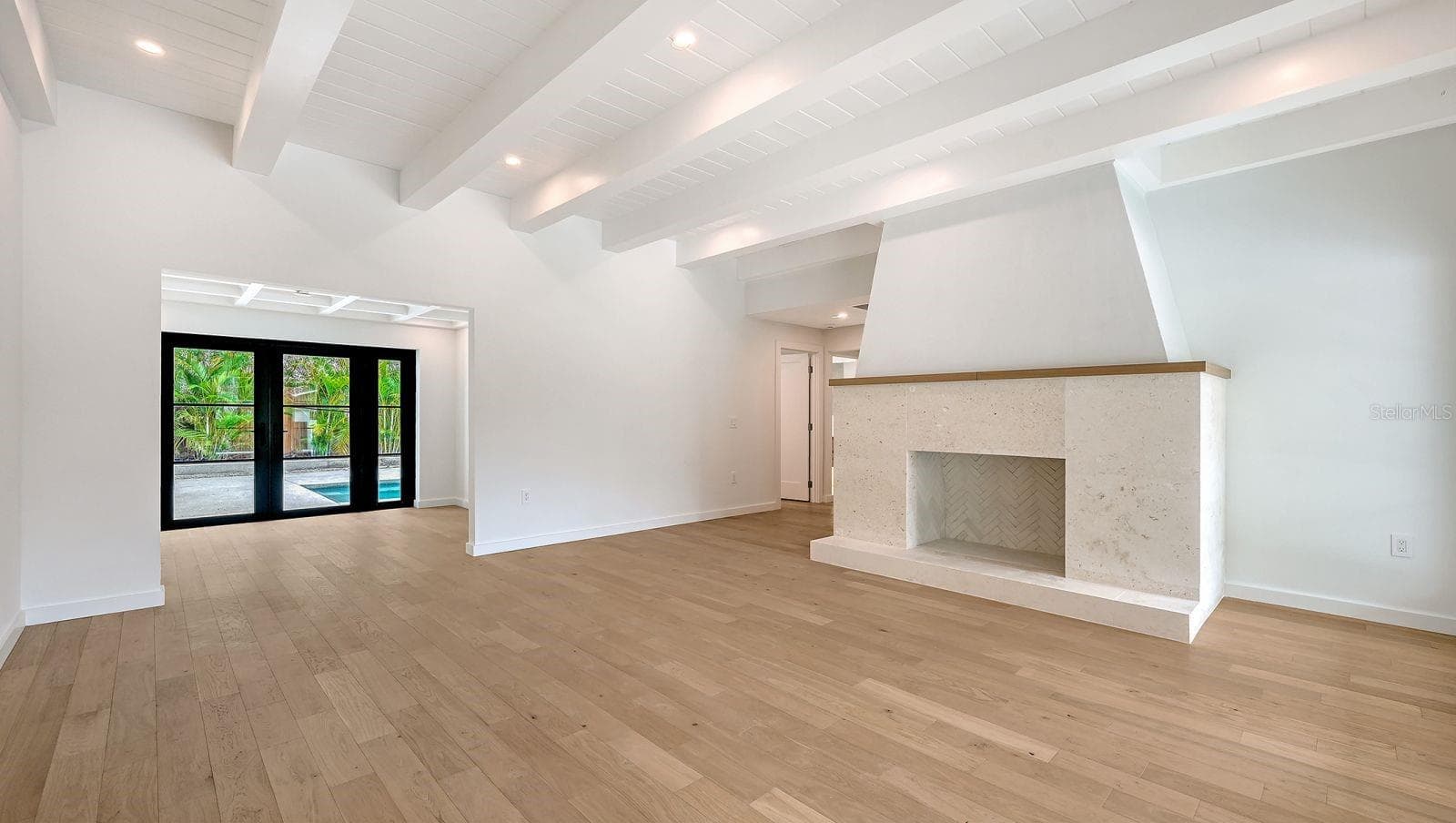 1041 Indian Beach Dr photo 5