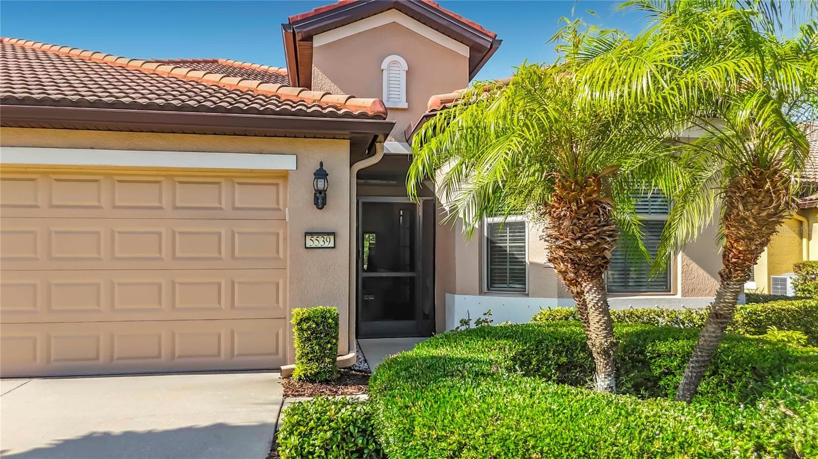 5539 Sunset Falls Dr photo 2