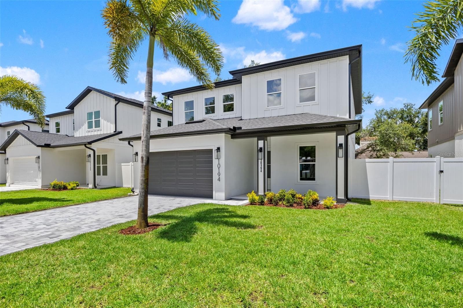10194 Hodson Pl photo 2