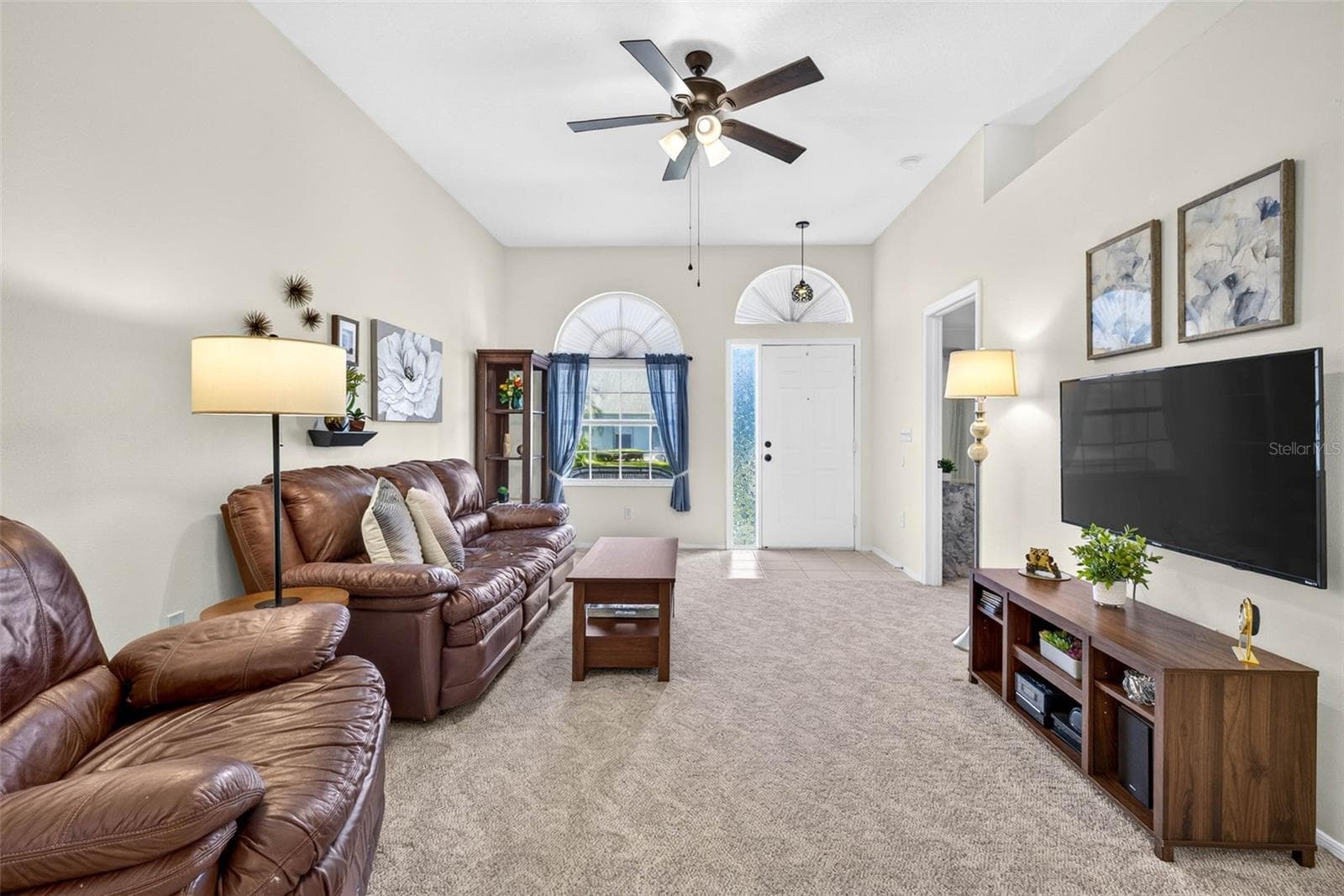 4233 Avanti Cir photo 4