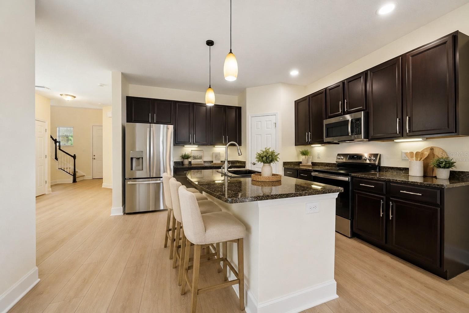 8418 Nandina Dr photo 2