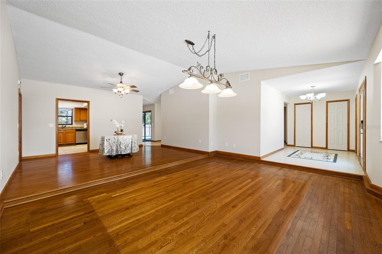 2409 Osprey Ave photo 5