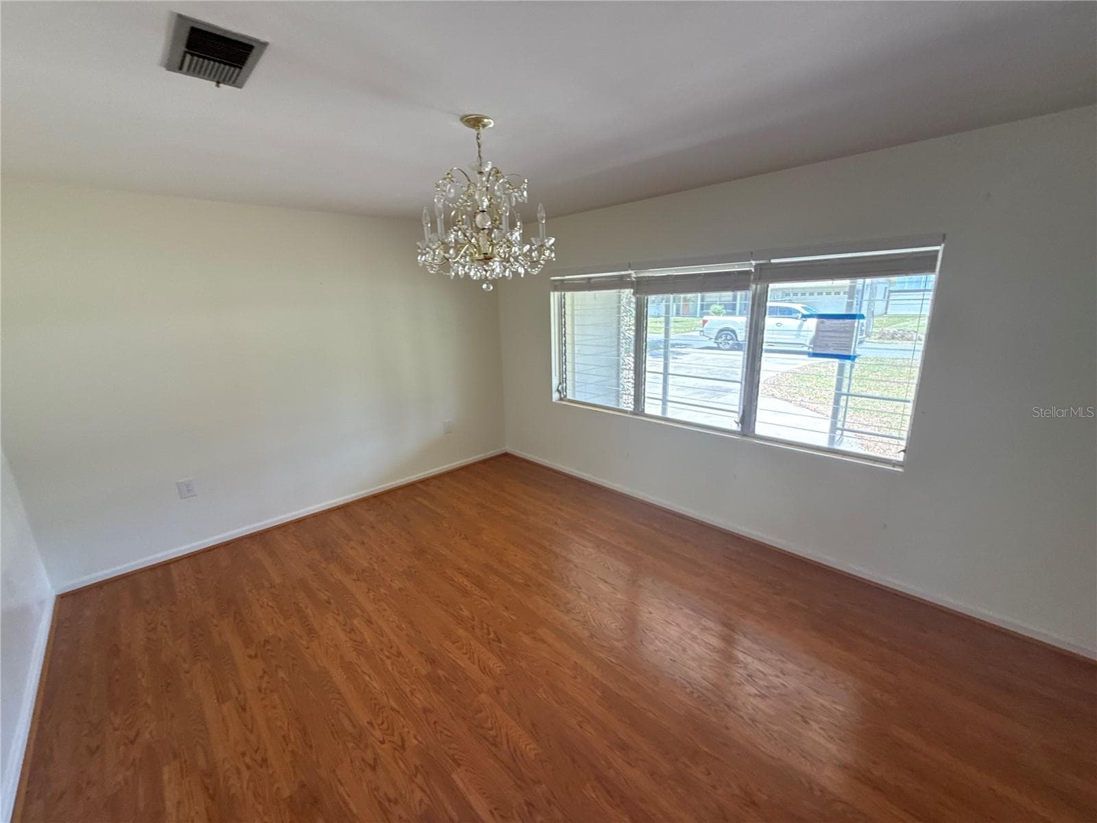 1485 Davis Ave photo 5