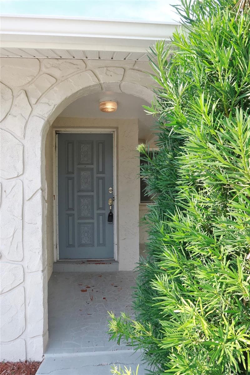 6533 Ridge Crest Dr photo 3