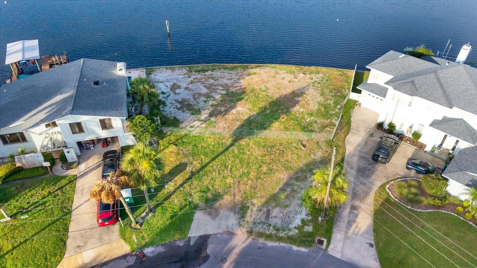121 Augusta Ave photo 4